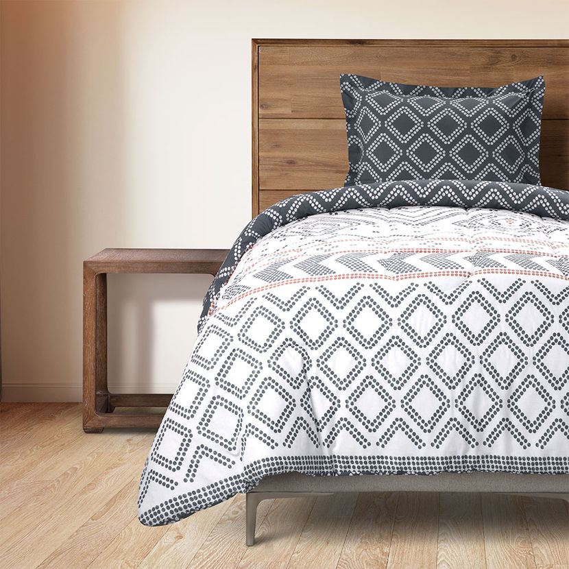 Plum-n-Stamp-Stitch-Maya-1-5-Plazas-1-4439